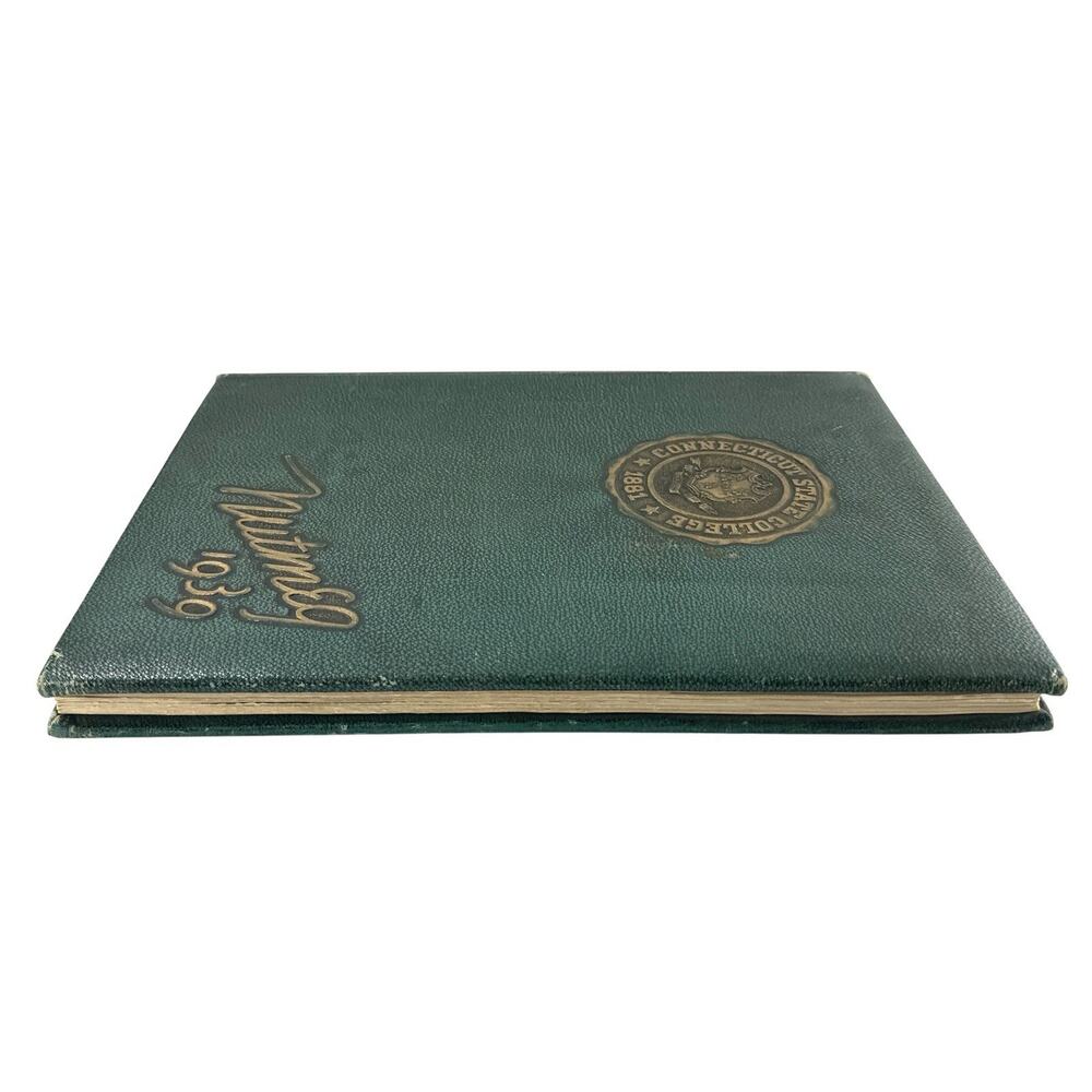 Vintage 1939 Nutmeg Connecticut State College Yearbook Storrs CT Signed - Picture 4 of 9